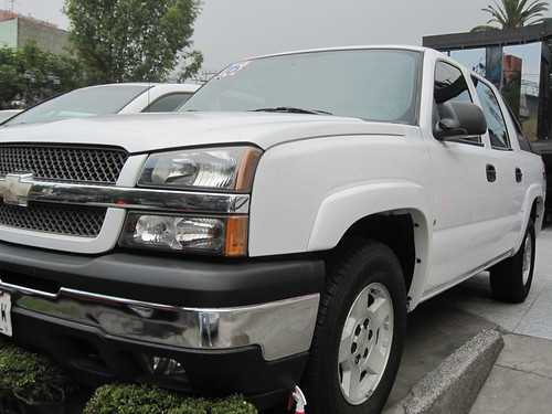 2004 chevrolet avalanche owners manual