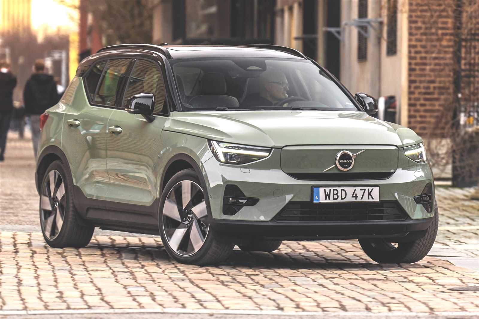 2023 volvo xc40 recharge owners manual